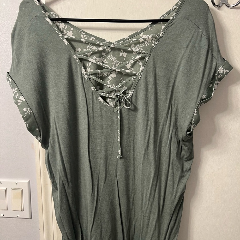 NWOT stitch fix flowy green and white top